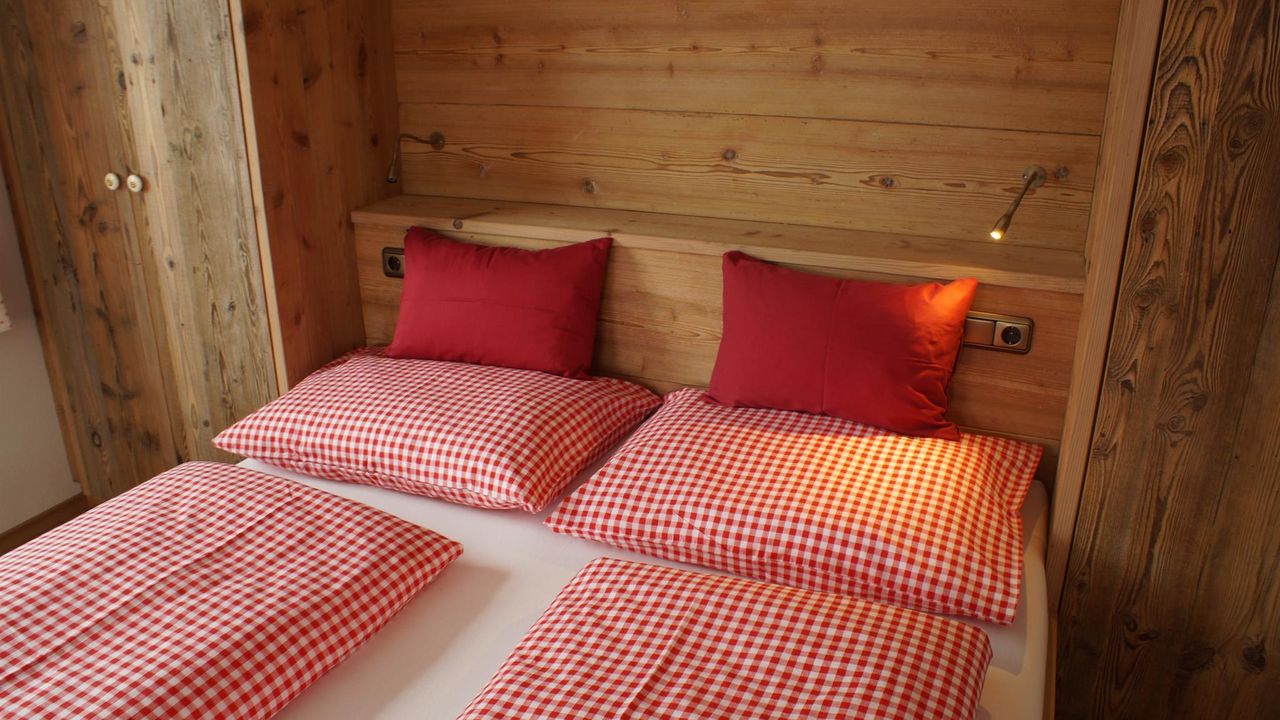 Connys Landhaus rotes Zimmer Connys Landhaus rotes Zimmer